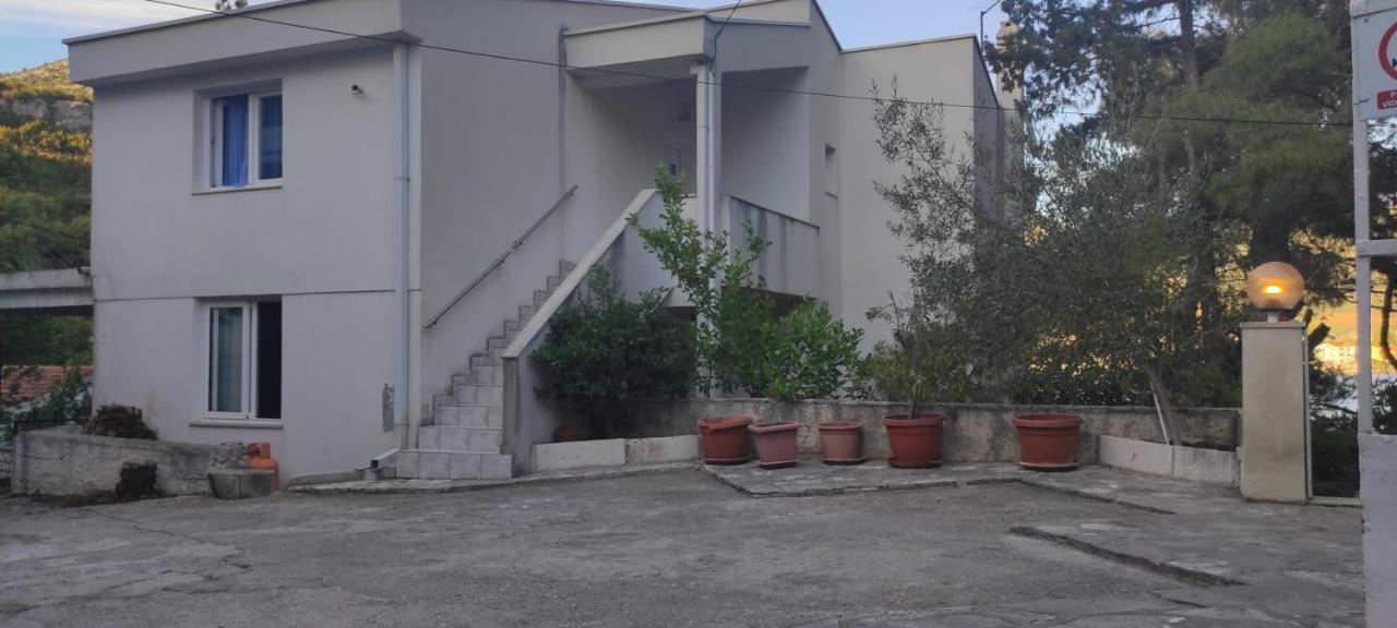 Apartman Bebic Klek Buitenkant foto