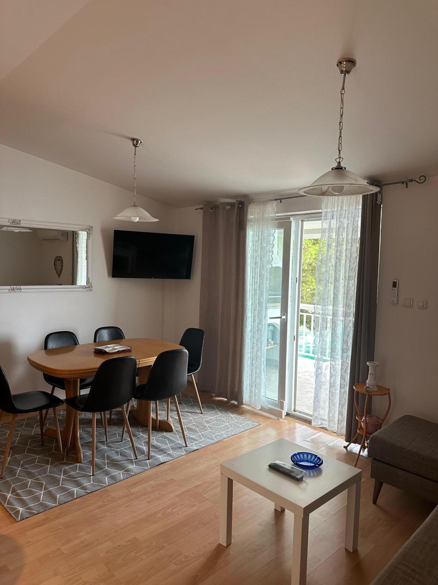 Apartman Bebic Klek Buitenkant foto