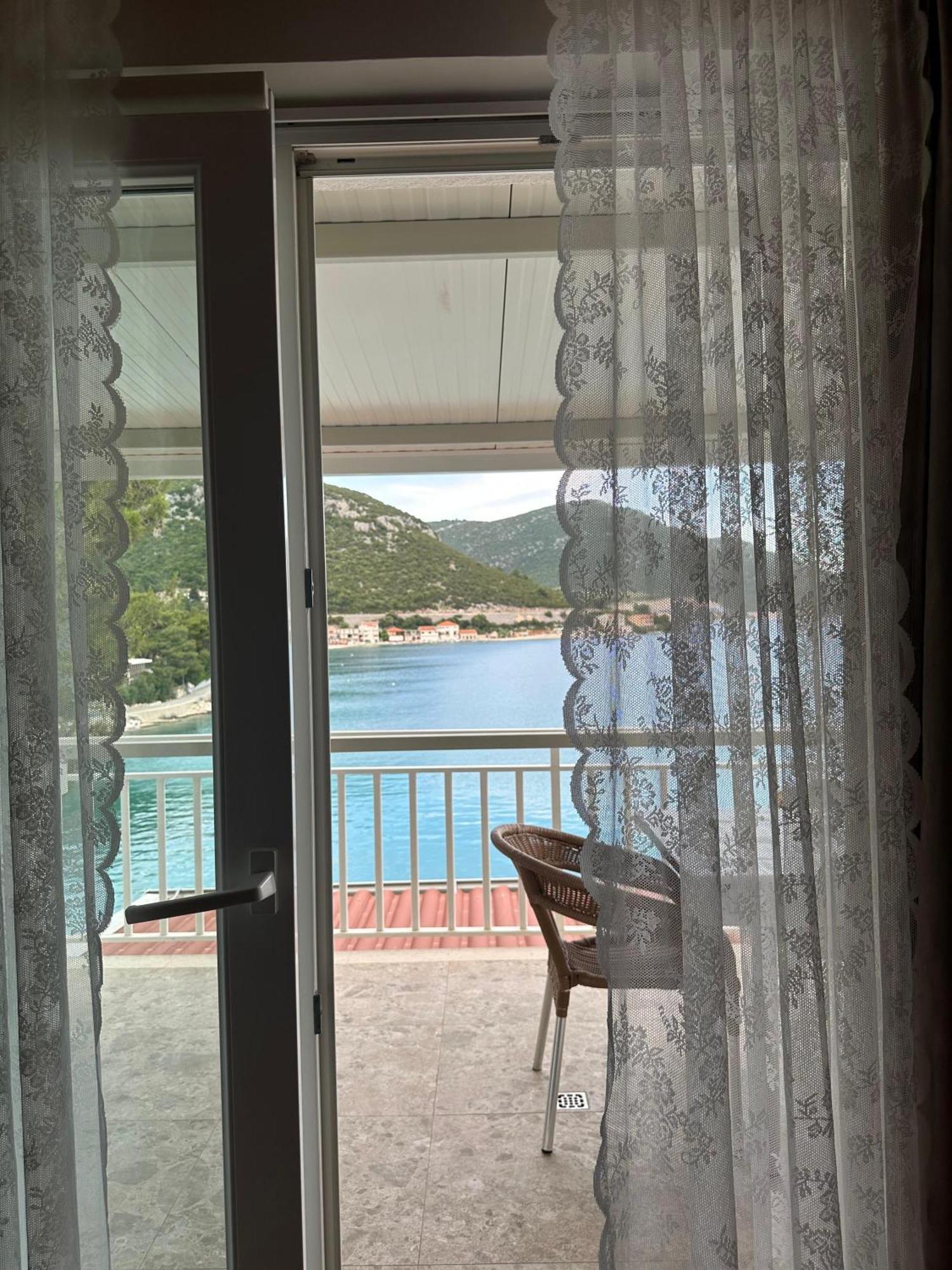 Apartman Bebic Klek Buitenkant foto